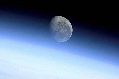 点击图片进入下一页