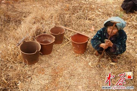 云南寻甸作为大旱的重灾区，移民成为当地百姓的一个选择。