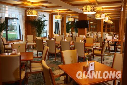 　　乐成老年健康生活中心“恭和苑”餐厅样板