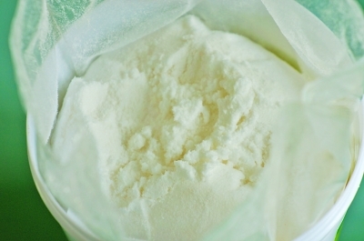 　　豆浆香精是一种粉状物。