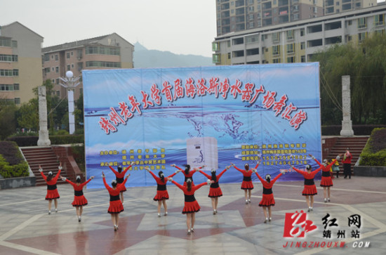 靖州老年大学:时尚广场舞惊呆年轻人