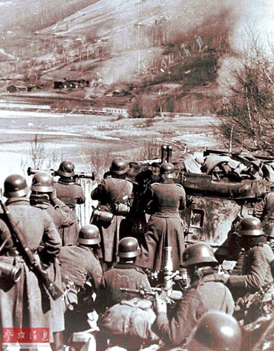 图为1940年英法军队撤退后的加莱港.
