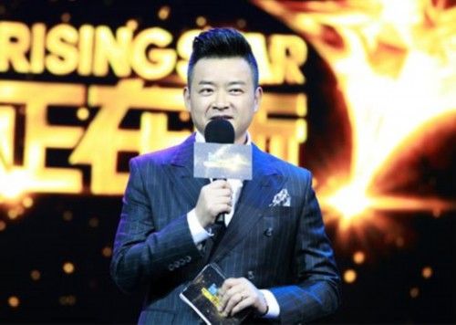 口碑不理想的《中国正在听》，没少被网友吐槽的主持人李佳明。