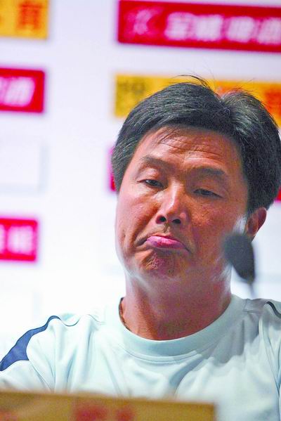 首席记者张耘培实习生邢涛文杜小伟图本报讯 当1:1的比分被定格时