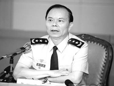 紫荆花下的承诺:与时俱进不辱使命 访驻香港部队政委张汝成中将他说