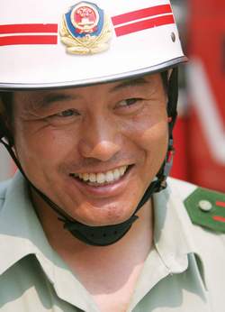 消防队员李新宝