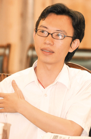 综合 正文   陈世豪生前的拍档何sir表示,损失一个手足般的兄弟,"心不