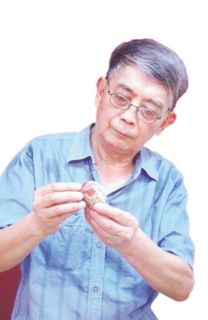 综合 正文池澄手捧"通灵宝玉"."红楼"选秀至今余波未息.