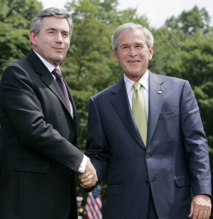 美英两国强调合作应对各种挑战