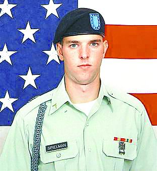 据新华社华盛顿8月4日电美国肯塔基州一军事法庭4日判处在伊拉克犯有