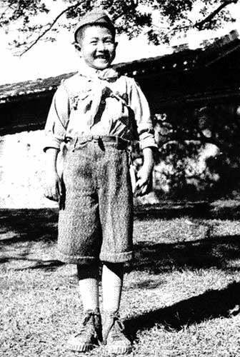 新闻链接:童子军诞生在夏令营1907年,巴登·鲍威尔招募了41名少年.