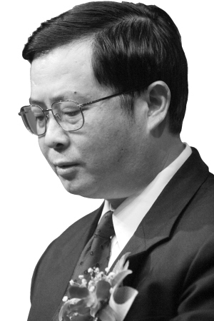 原广东证券老总钟伟华一审判3年