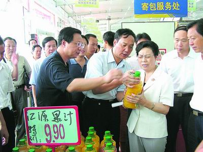 李建庄(省政府副秘书长)李松武(省食品药品监督管理局局长)成员单位