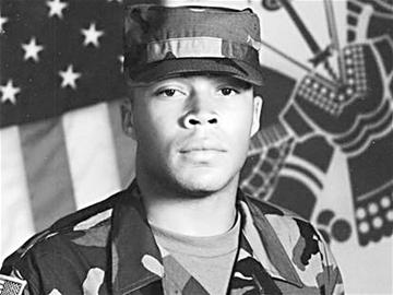 综合 正文     据《中国日报》报道 美国士兵钱宁·莫斯在阿富汗服役