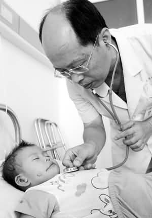 陈海峰摄本报讯(记者 刘蓉 通讯员 陈海峰 吴小荻)昨天上午,小芳带着