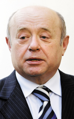 6日说,他已决定任命前总理米哈伊尔·弗拉德科夫为俄对外情报局局长