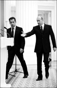 首次访俄遭媒体嘲笑萨科齐穿高跟鞋见普京_手机新浪网