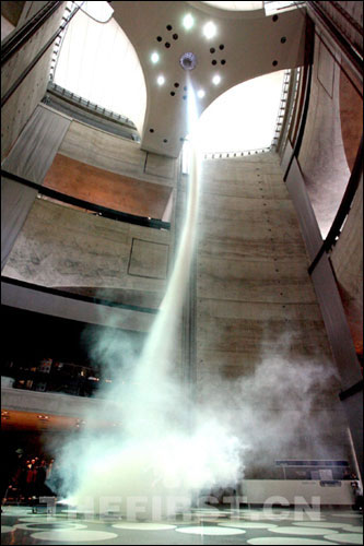 超级人造龙卷风高30多米 火灾时能救人(图)