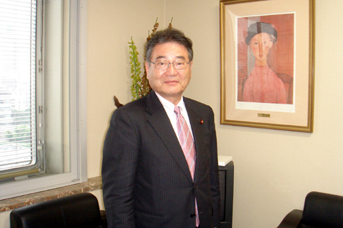 加藤纮一爱唱中国流行歌