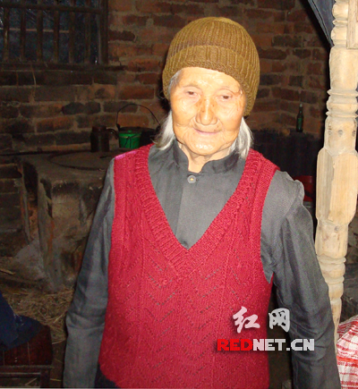 猪圈》,称居住在茶陵县舲舫乡中洲村的共和国将军谭家述的嫡亲侄媳妇