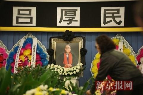 过分强调“专职”，实有用传统封建思维来理解现代社会的工作安排之嫌