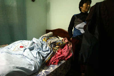 民宅失火烟雾呛晕8旬老太(图)