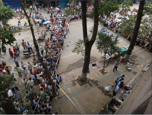 南充潆溪镇凶案现场(图据网络) 南充潆溪镇凶案现场(图据网络)