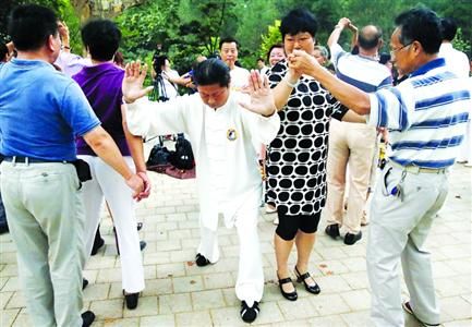 你跳你的舞，我打我的拳，对于新发现的“大陆”，两方各不相让。