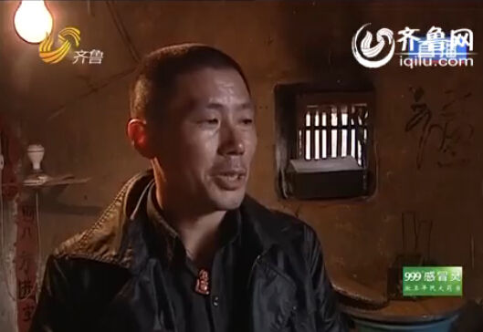 李大哥告诉记者，奶奶是觉得自己拖累了孙子，才喝药自杀（视频截图）