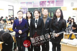 中学女生穿黑丝配高跟鞋上课学生称上课不瞌睡_手机新浪网