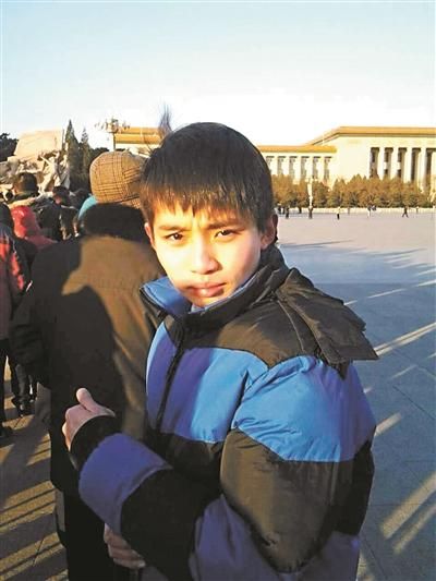 　少年何正果在北京治病期间拍摄的照片（何正果父母供图）