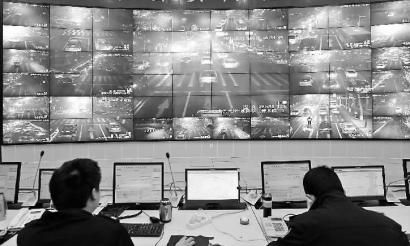 长春市公安局指挥中心很繁忙，为了我们自己请不要骚扰他们 新文化记者 孙立国 摄