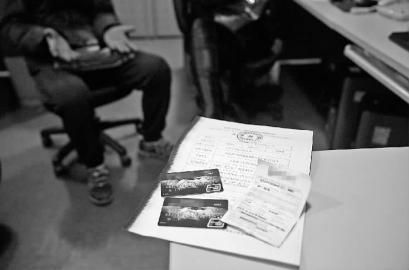 小程说正在装修房子，急需用钱 新文化记者 史磊 摄 