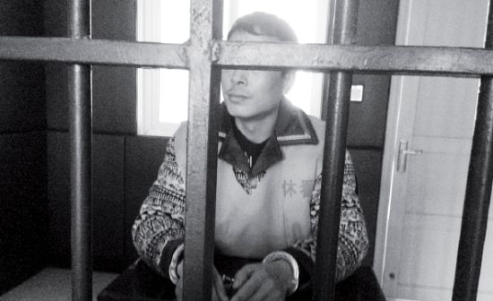 谢新凤在看守所也一直服用抗抑郁药。