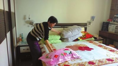 陈夏影从小爱睡大床，杨雪云特意给他准备了1.8米宽的大床。　京华时报记者张淑玲摄