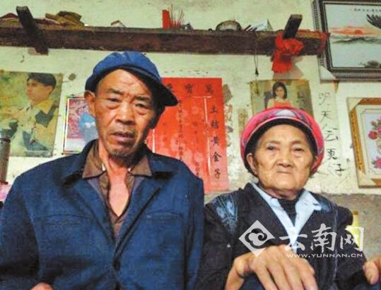 今年4月6日，钱仁风的母亲（右）带着永远的遗憾离世。供图