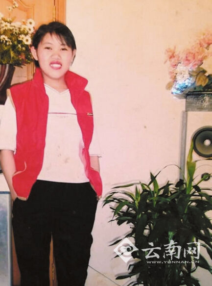 案发半年前，钱仁风在留给父母的照片中笑颜如花。