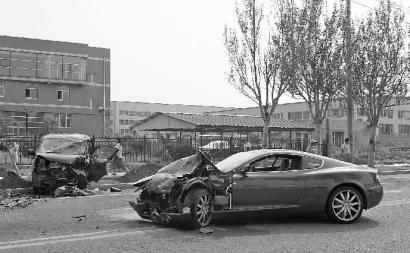 事故现场 新文化记者 史磊 摄 