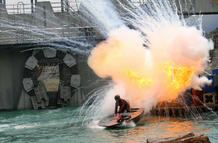 图文:《惊爆危机岛》特技表演