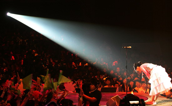 图文:06超女谢幕