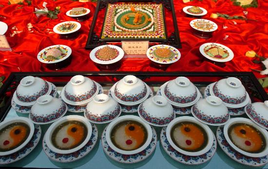 图文:敦煌宴:"激活"敦煌壁画 演绎美食文化(1)