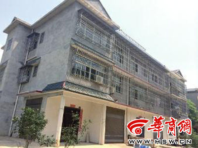 武汉市江夏区藏龙岛开发区栗庙新村的一栋民宅。这里曾经是卖肾团伙租来建立手术室的地方。该团伙在这里实施犯罪6次，其中4次成功 华商报记者 薛振宇 摄