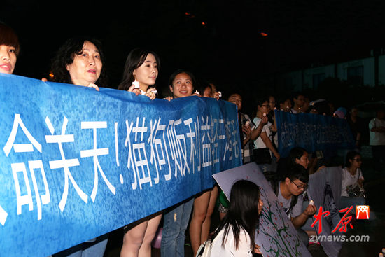 爱狗人士希望通过这种方式抵制猫狗贩利益链