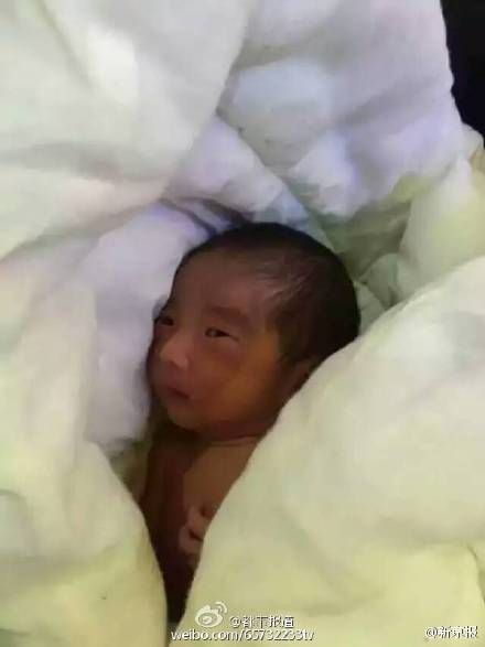 婴儿刚出生不久