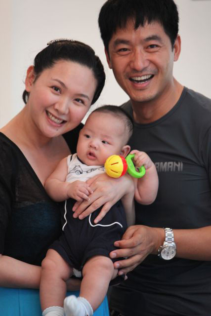 郭晓冬儿子百天照_高清图集_新浪网