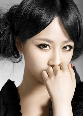 童星杨紫最新写真扮成熟