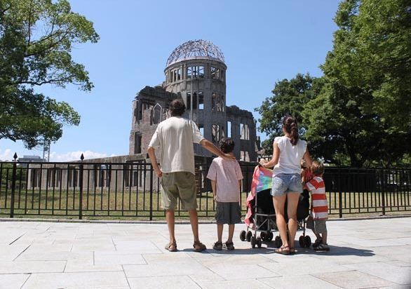 驾车环游世界途中生4娃