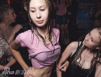 俄罗斯“儿童夜店”