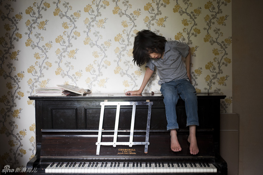 自闭症儿童的家庭生活_高清图集_新浪网