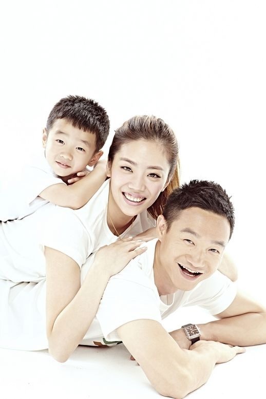 杨威一家三口亲子大片